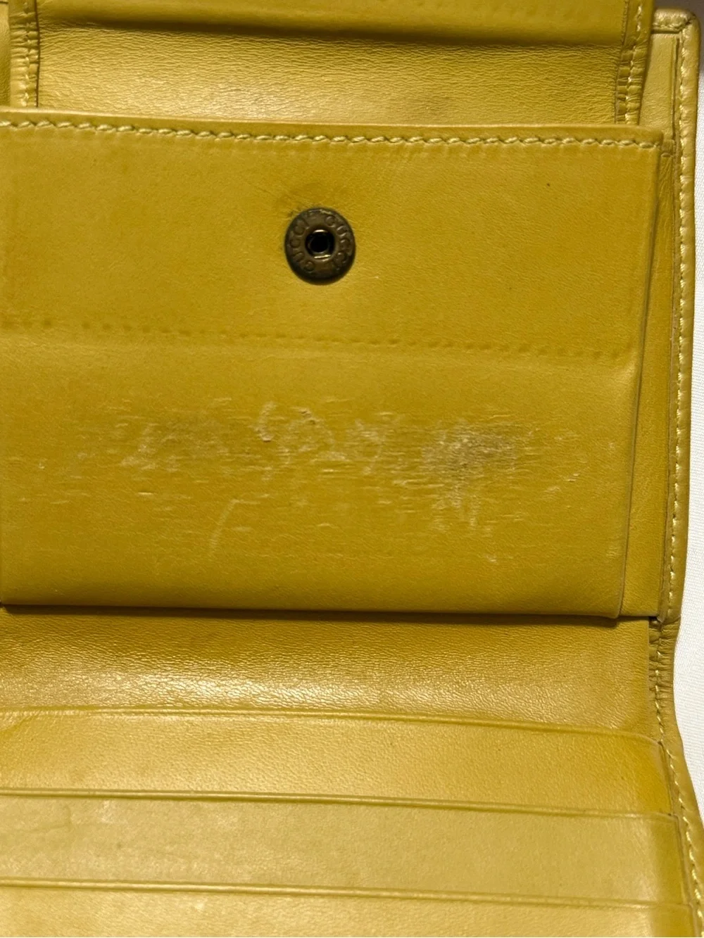Gucci Beige GG Canvas Wallet with Yellow Trim. Includes shopping bag